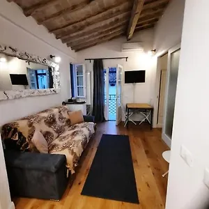 Di Charme A Due Passi Dalla Stazione Apartment