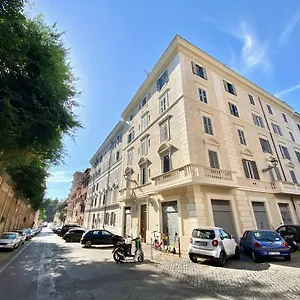  Apartment Vacanze Romane Colosseum Italy